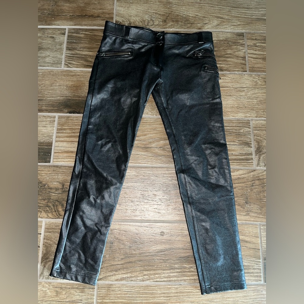 Freddy WRUP black faux leather cropped pants with zipper pockets and ankle zip